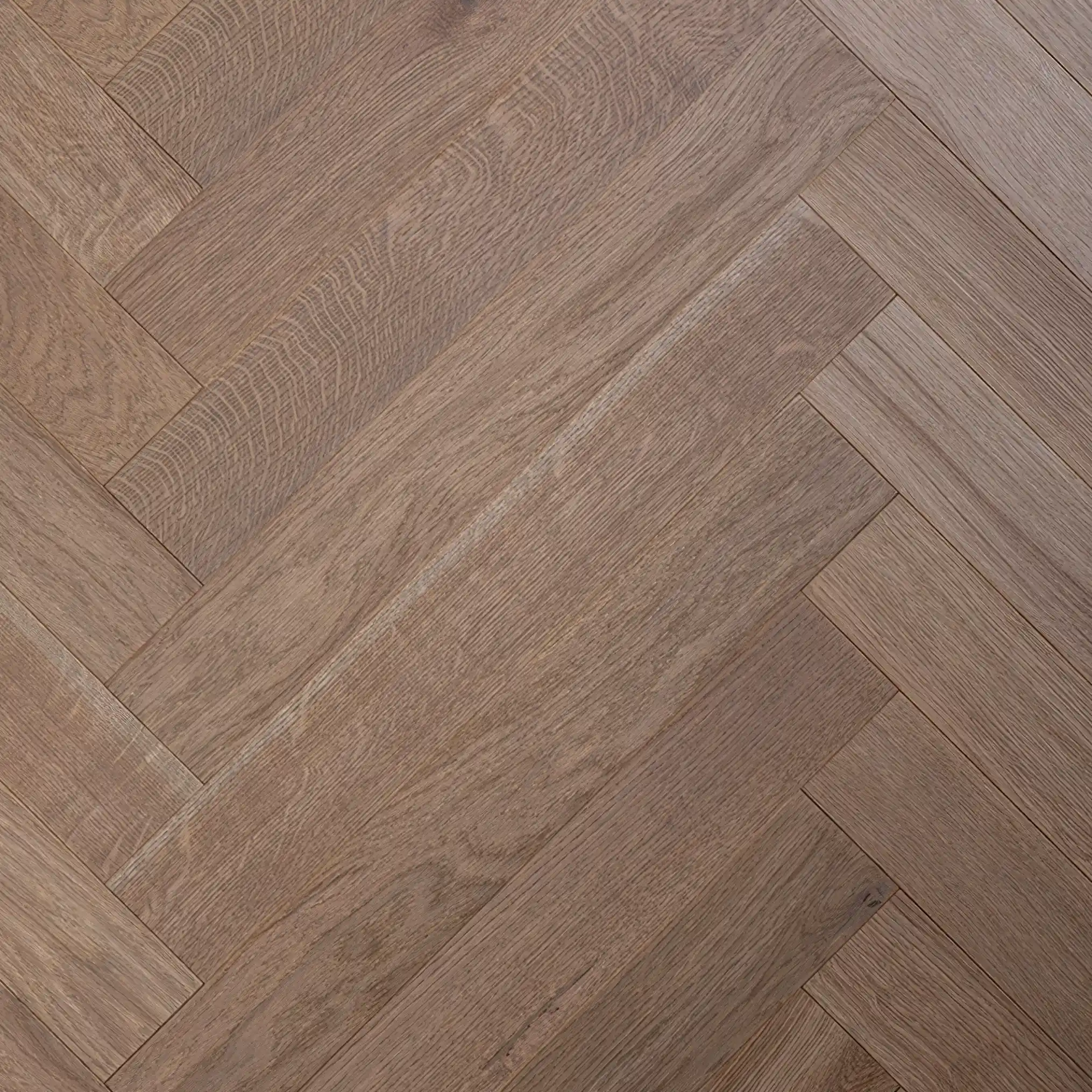 seryj-shpinel-2030×2030