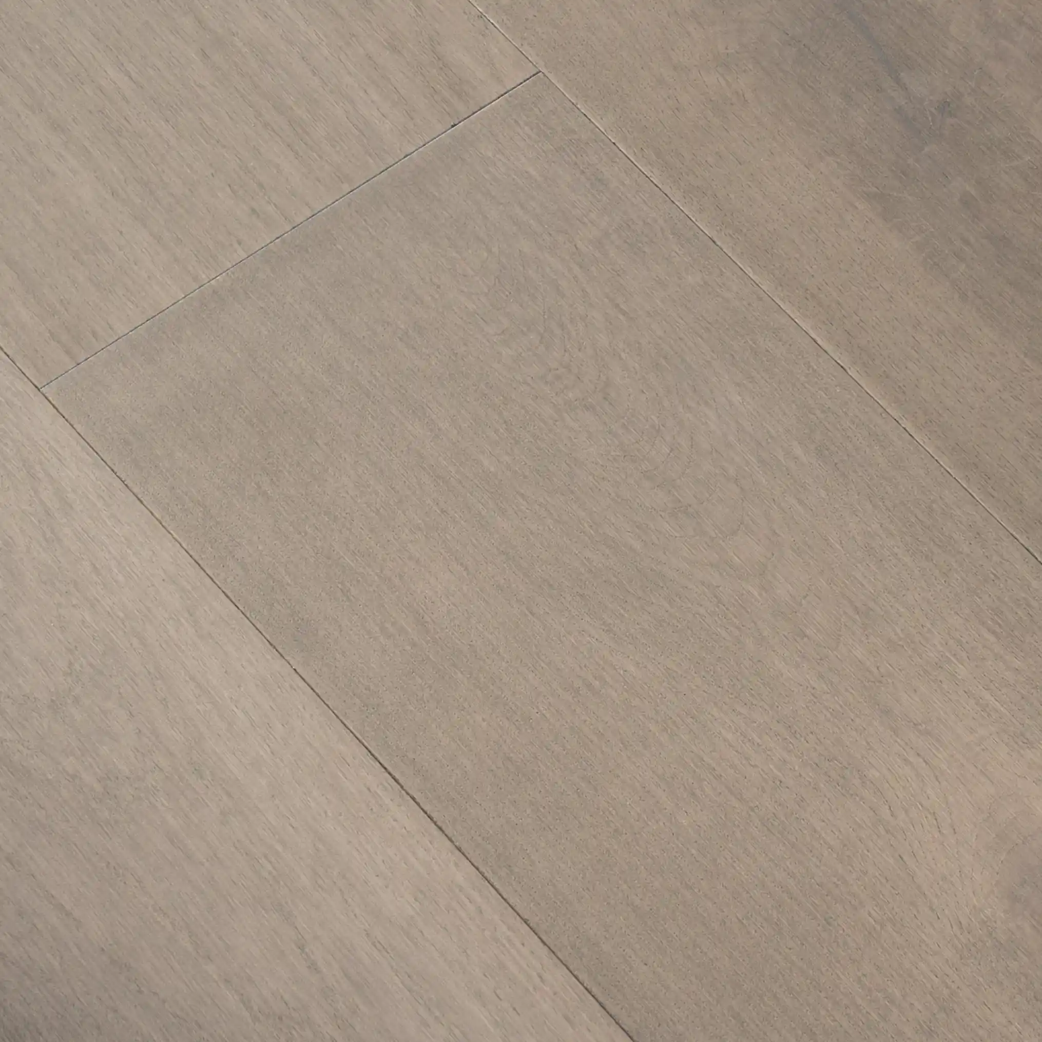 seryj-velvet-2030×2030